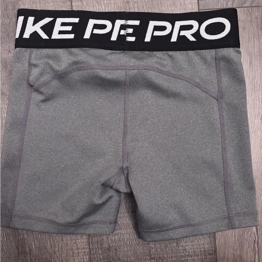 Youth Medium Nike Pro Charcoal Training Shorts - Picture 2 of 5